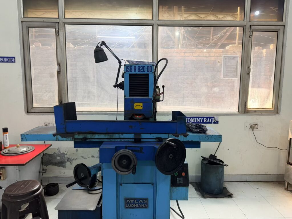 Surface grinder used for sample preparation
